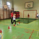 Uczniowie podczas treningu z zawodnikami Korony Kielce
