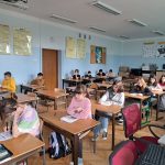 Uczniowie 6a podczas pisania testu z języka angielskiego
