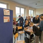 Uczniowie podczas wyborów SU