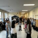 Uczniowie podczas tanecznych zabaw