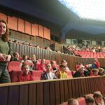 Uczniowie na widowni